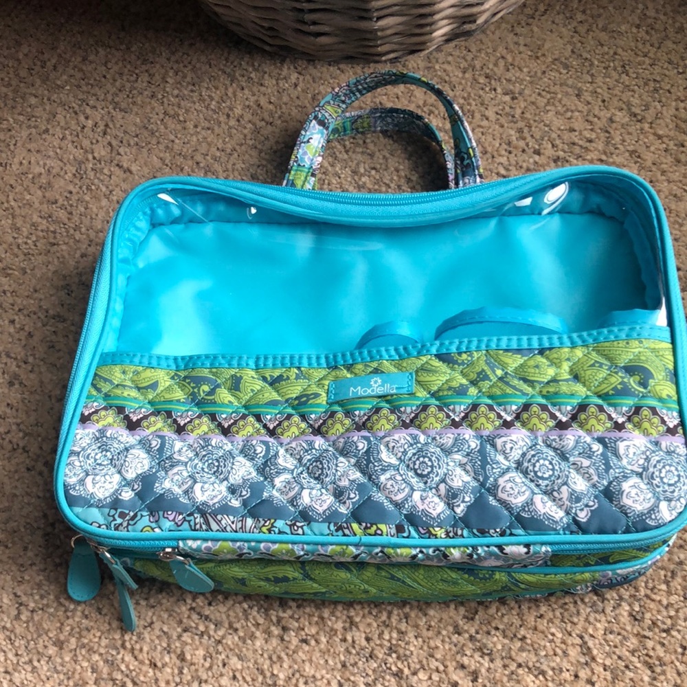 *7 for $25* Modella Cosmetic Case